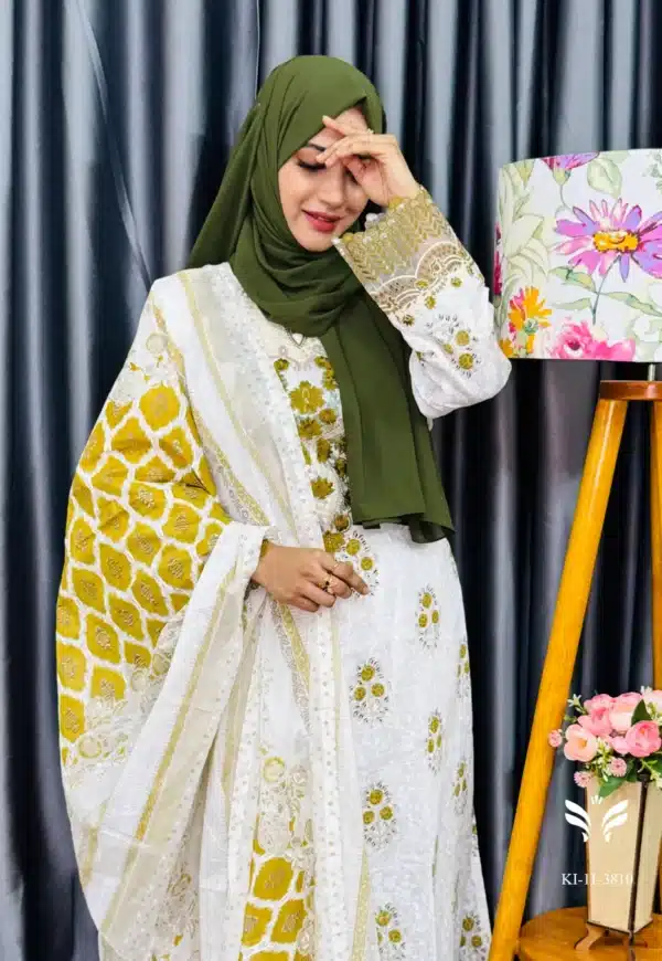 Pakistani boutique inspired White stitched 3 piece - Image 2