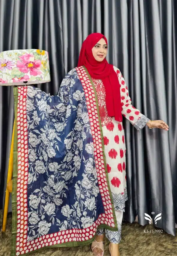 Pakistani Zainab Chottani inspired