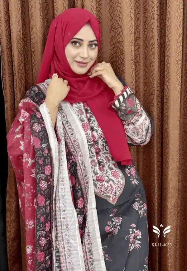 Pakistani Ethnc inspired stitched 3 piece kamiz set - Image 2