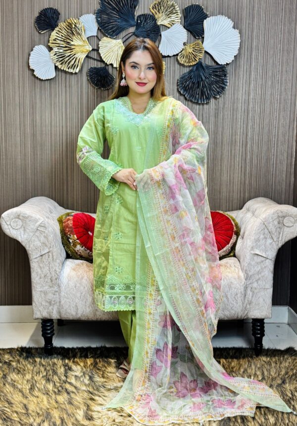 Pakistani Ethnic inspired stitched 3 piece kamiz set - Image 3