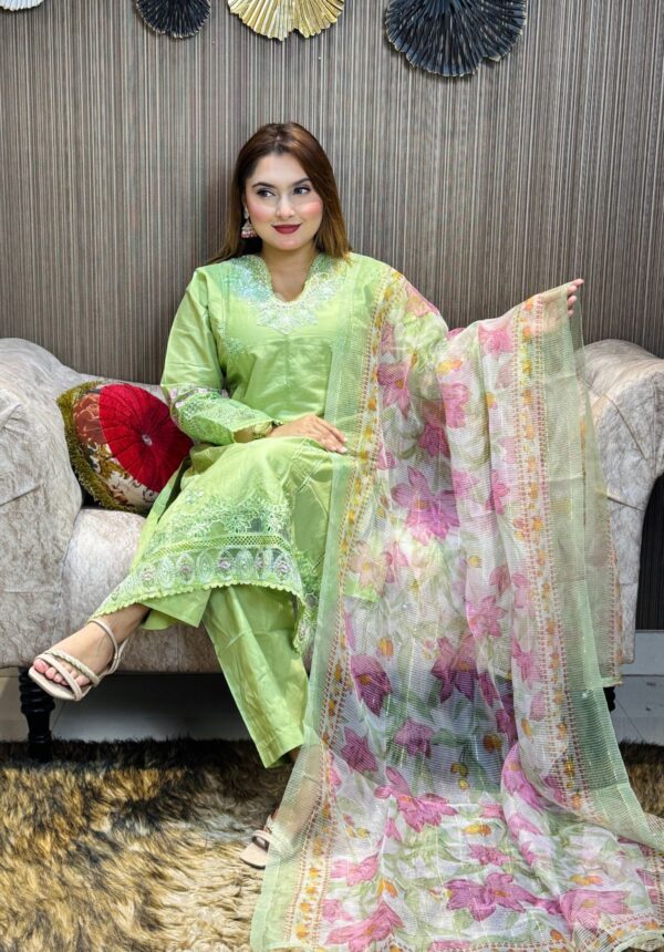 Pakistani Ethnic inspired stitched 3 piece kamiz set
