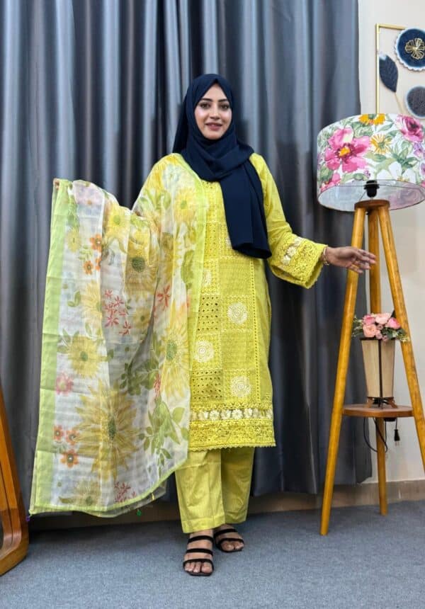 Pakistani Ethnc inspired Stitched 3 piece kamiz Set - Image 2