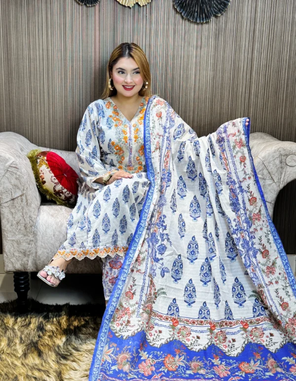 Pakistani  inspired stitched 3 piece kameez set - Image 2